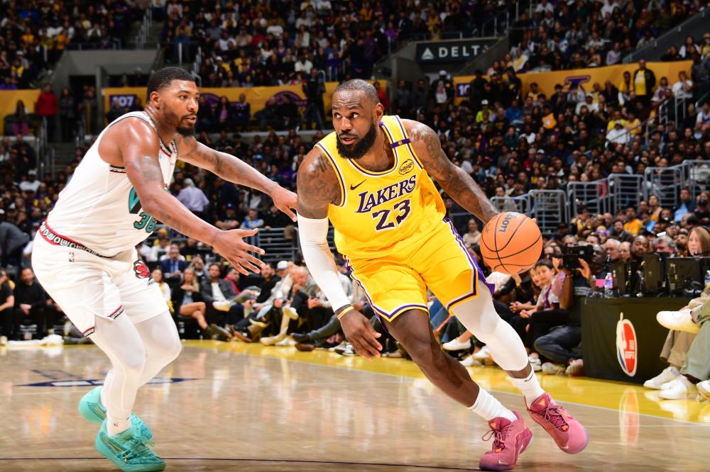 来足坛的明 来足坛的明